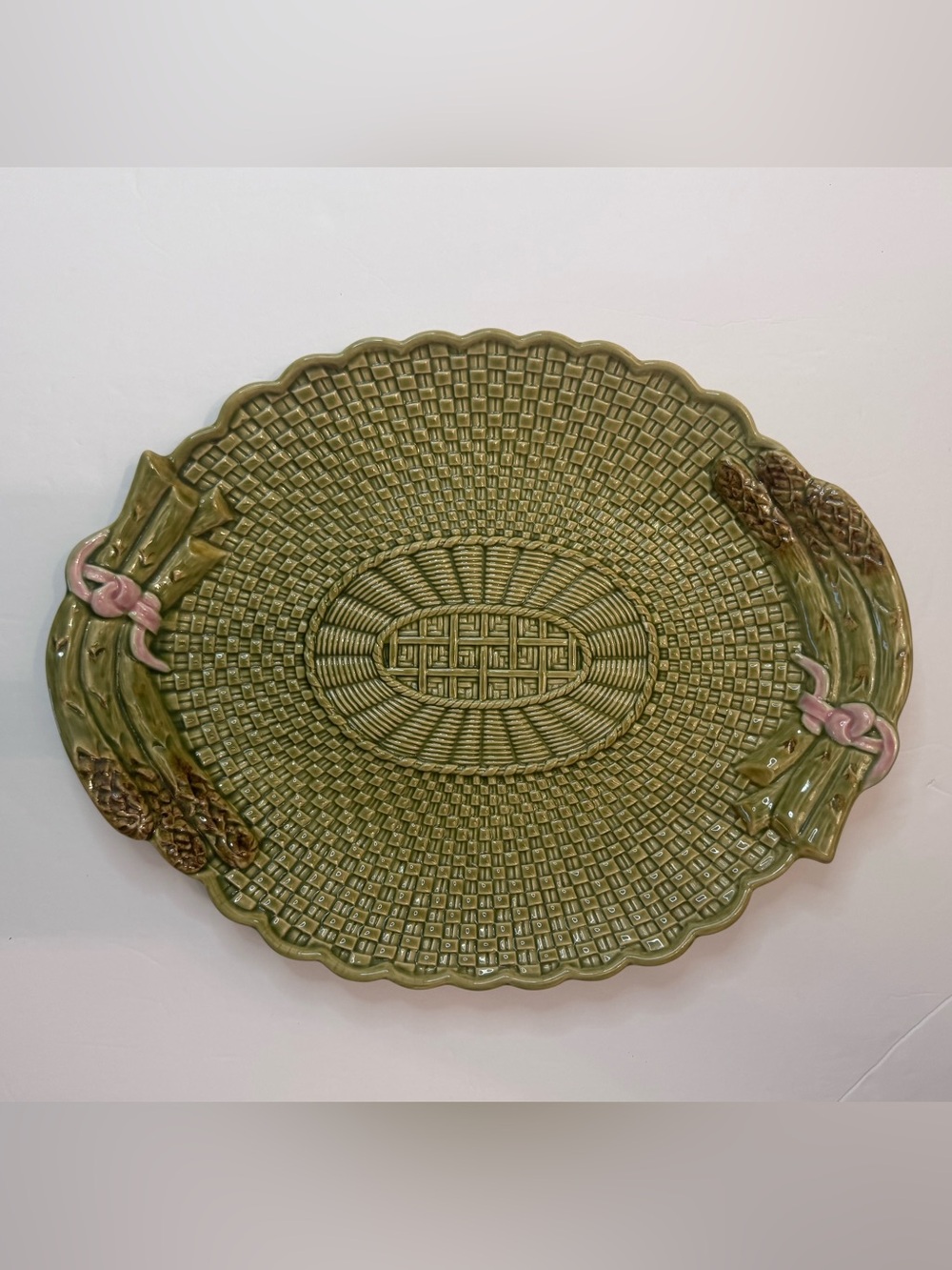 Vintage Bordallo Pinheiro Portugal Majolica Asparagus Basket weave 15” Platter